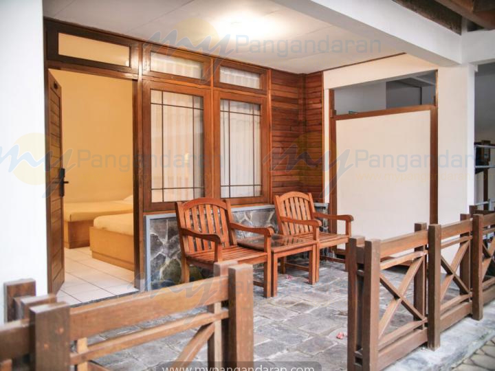   room deluxe hotel pantai indah barat